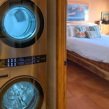 شقة Adobe-Style Abode With Amenities - Walk To Plaza! سانتا فيه المظهر الخارجي الصورة